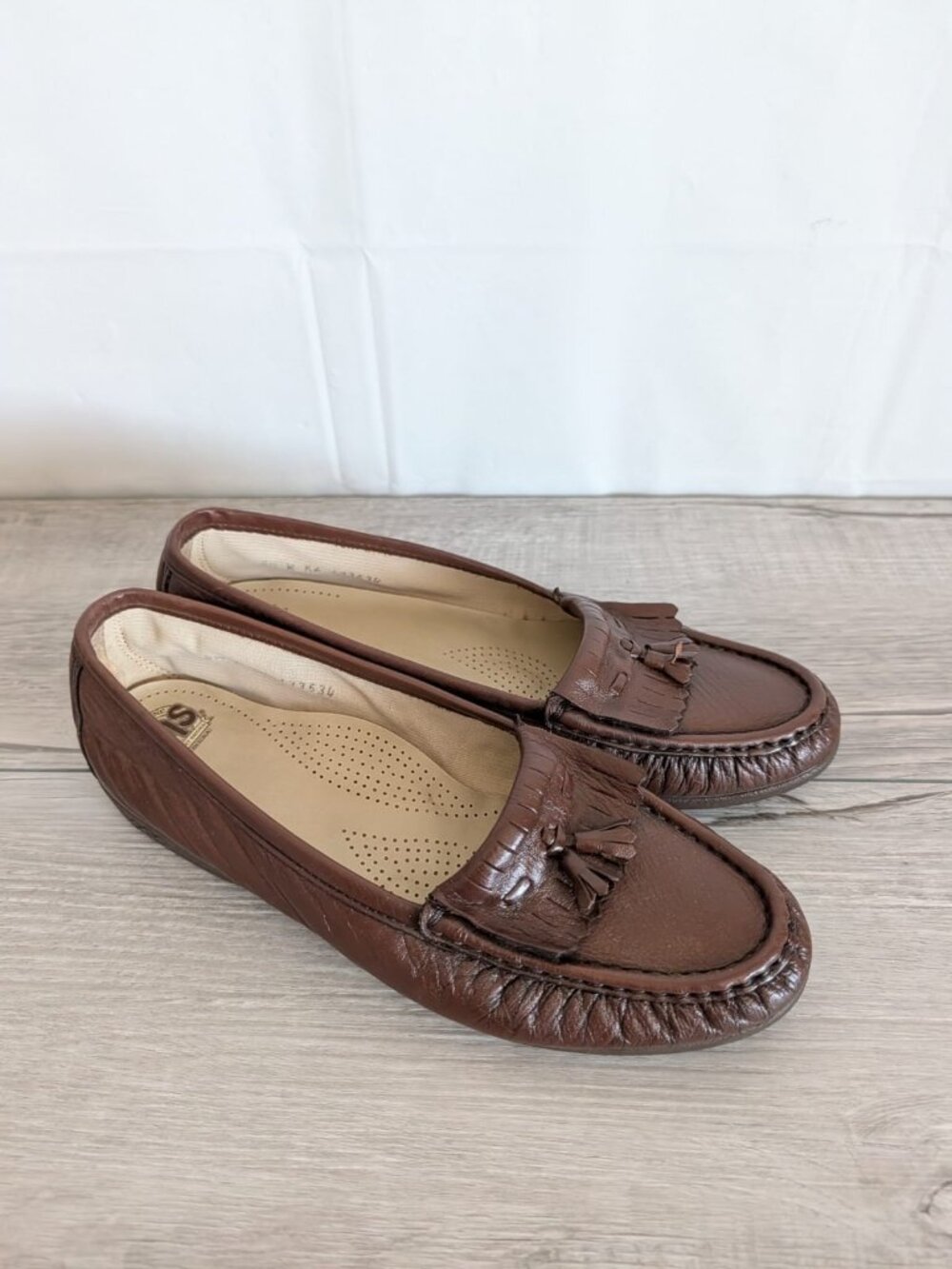 SAS Softie Comfort Shoes Loafers Kiltie Tassel Flats Brown Leather Womens Sz 8.5